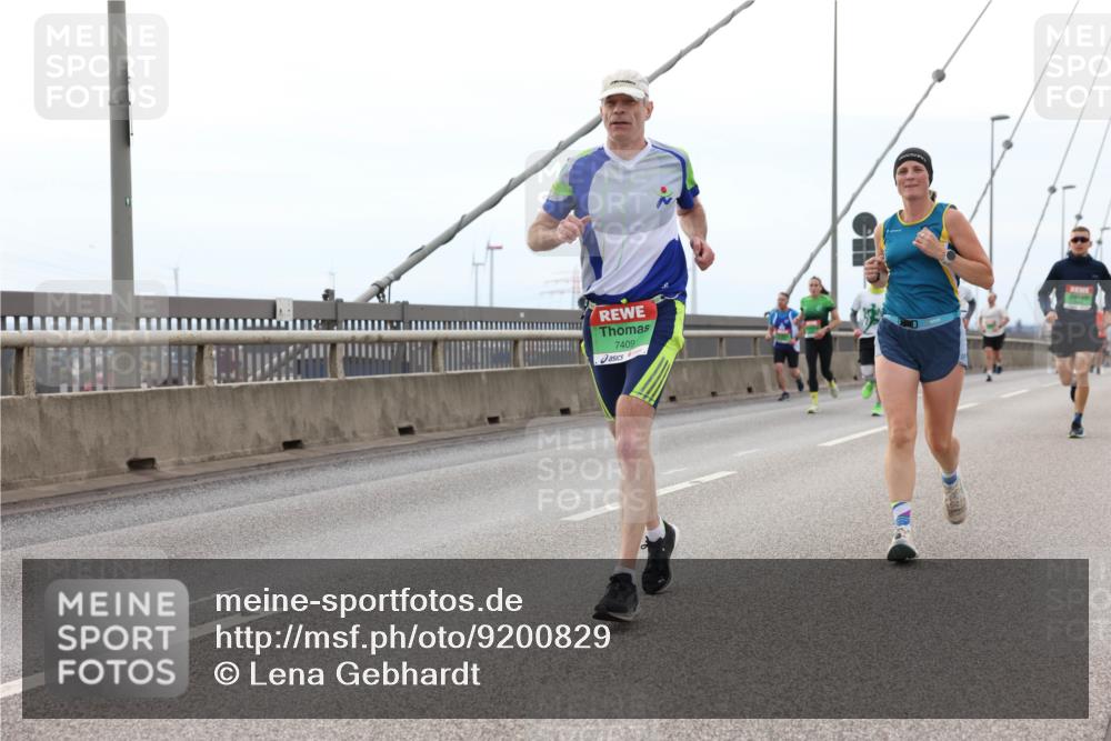 03.10.2025 - Köhlbrandbrückenlauf Lena Gebhardt http://msf.ph/oto/9200829 03.10.2025 15:42:01 Position 2 7409 meine-sportfotos.de