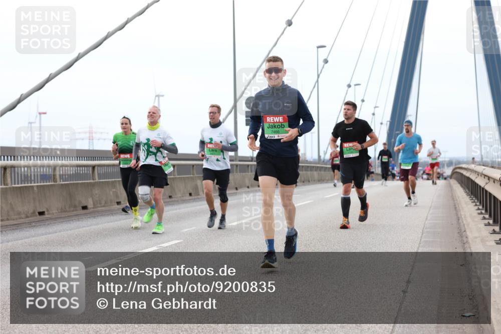 03.10.2025 - Köhlbrandbrückenlauf Lena Gebhardt http://msf.ph/oto/9200835 03.10.2025 15:42:03 Position 2 7466 meine-sportfotos.de
