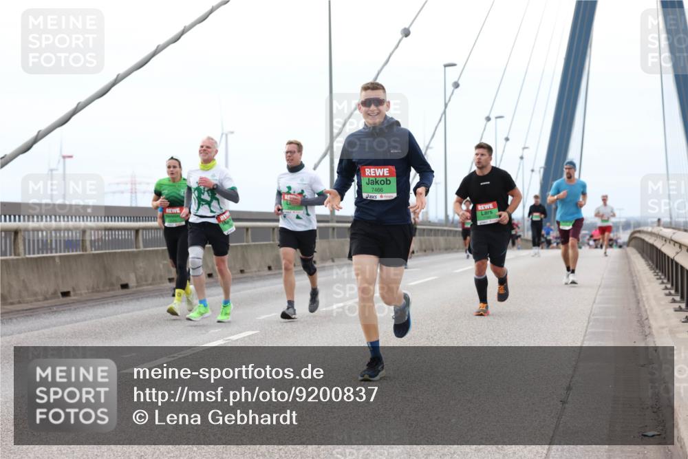 03.10.2025 - Köhlbrandbrückenlauf Lena Gebhardt http://msf.ph/oto/9200837 03.10.2025 15:42:04 Position 2 7466 meine-sportfotos.de