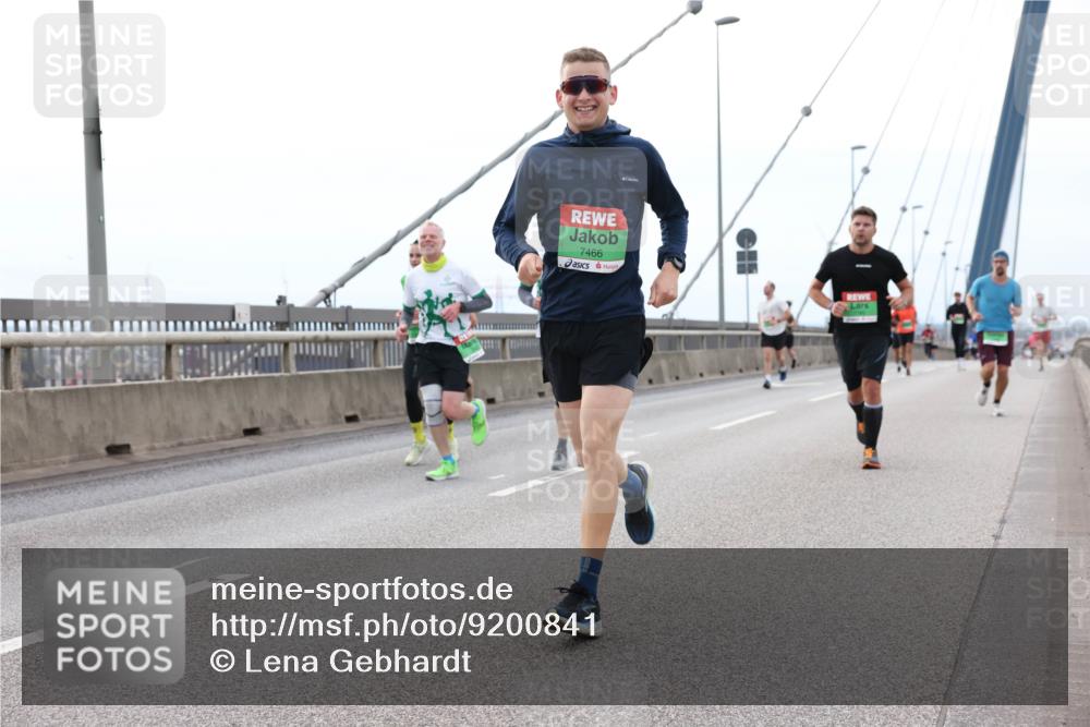 03.10.2025 - Köhlbrandbrückenlauf Lena Gebhardt http://msf.ph/oto/9200841 03.10.2025 15:42:05 Position 2 7466 meine-sportfotos.de