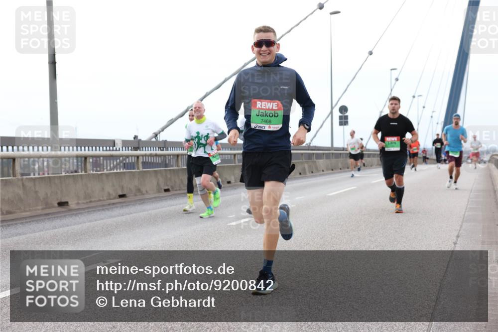 03.10.2025 - Köhlbrandbrückenlauf Lena Gebhardt http://msf.ph/oto/9200842 03.10.2025 15:42:05 Position 2 7466 meine-sportfotos.de
