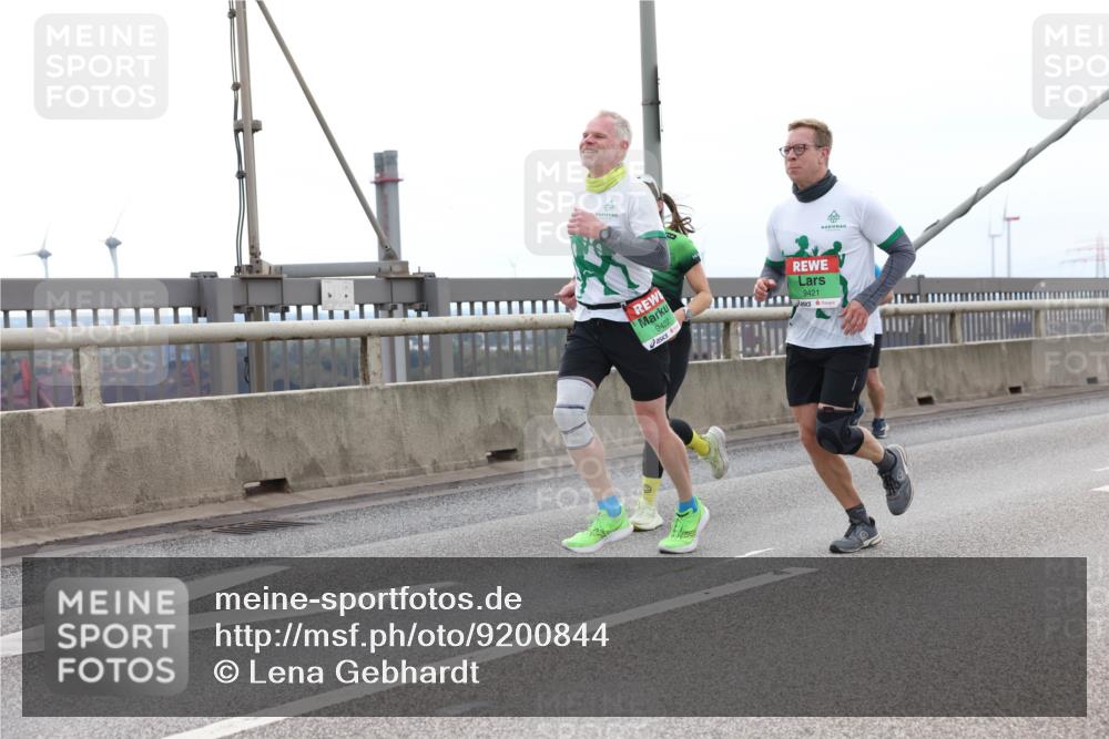 03.10.2025 - Köhlbrandbrückenlauf Lena Gebhardt http://msf.ph/oto/9200844 03.10.2025 15:42:06 Position 2 4, 9422, 9421 meine-sportfotos.de