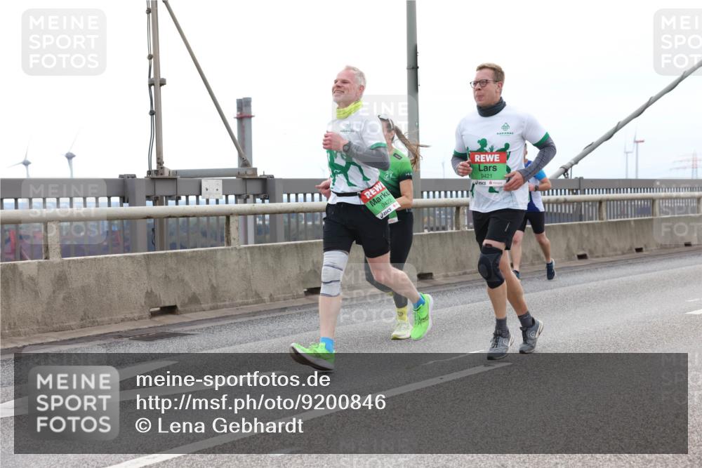 03.10.2025 - Köhlbrandbrückenlauf Lena Gebhardt http://msf.ph/oto/9200846 03.10.2025 15:42:06 Position 2 9422, 9421 meine-sportfotos.de