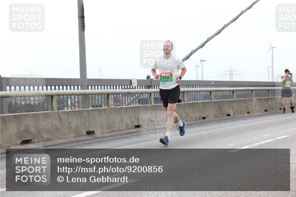 03.10.2025 - Köhlbrandbrückenlauf Lena Gebhardt http://msf.ph/oto/9200856 03.10.2025 15:42:10 Position 2 91, 8825 meine-sportfotos.de
