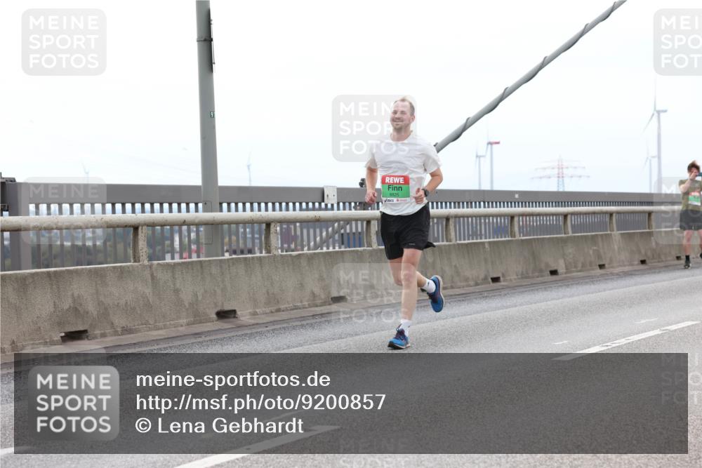 03.10.2025 - Köhlbrandbrückenlauf Lena Gebhardt http://msf.ph/oto/9200857 03.10.2025 15:42:10 Position 2 91, 8825 meine-sportfotos.de