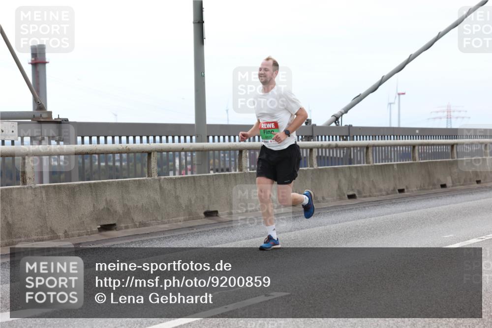 03.10.2025 - Köhlbrandbrückenlauf Lena Gebhardt http://msf.ph/oto/9200859 03.10.2025 15:42:10 Position 2 8825 meine-sportfotos.de