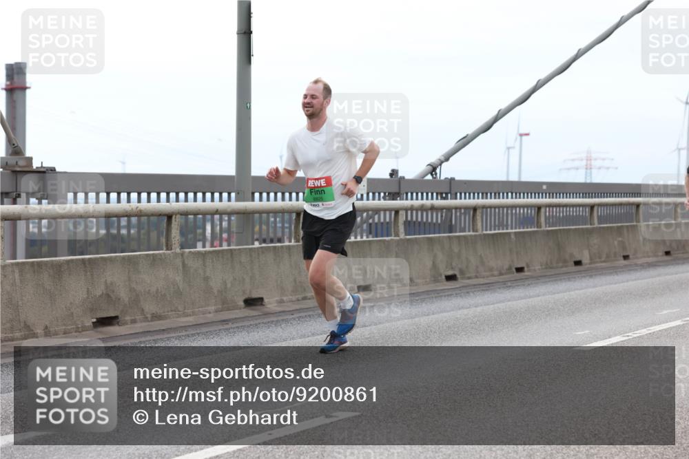 03.10.2025 - Köhlbrandbrückenlauf Lena Gebhardt http://msf.ph/oto/9200861 03.10.2025 15:42:10 Position 2 8825 meine-sportfotos.de