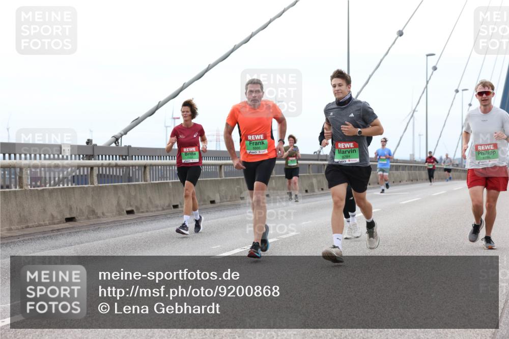 03.10.2025 - Köhlbrandbrückenlauf Lena Gebhardt http://msf.ph/oto/9200868 03.10.2025 15:42:13 Position 2 8886, 8784, 8786 meine-sportfotos.de
