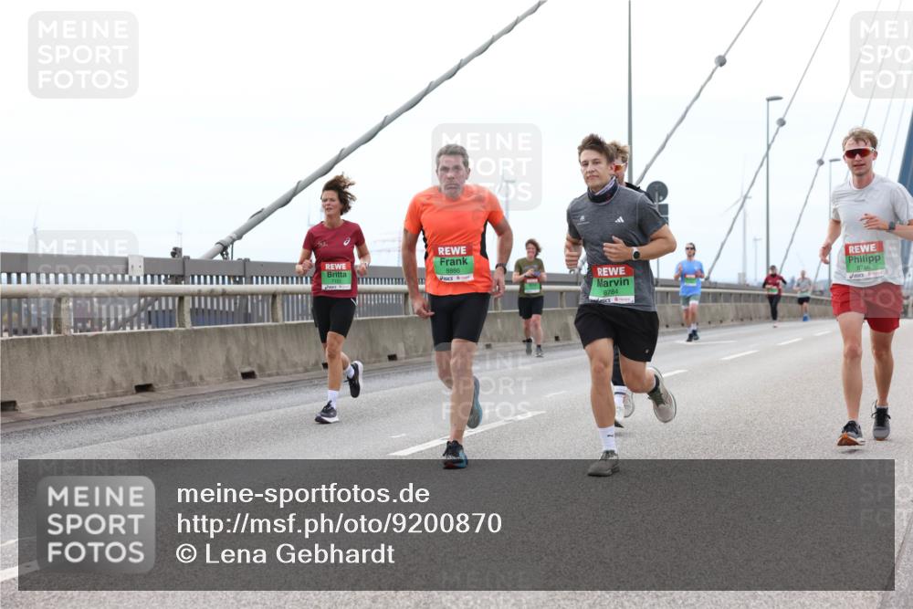 03.10.2025 - Köhlbrandbrückenlauf Lena Gebhardt http://msf.ph/oto/9200870 03.10.2025 15:42:13 Position 2 8886, 8784, 8786 meine-sportfotos.de