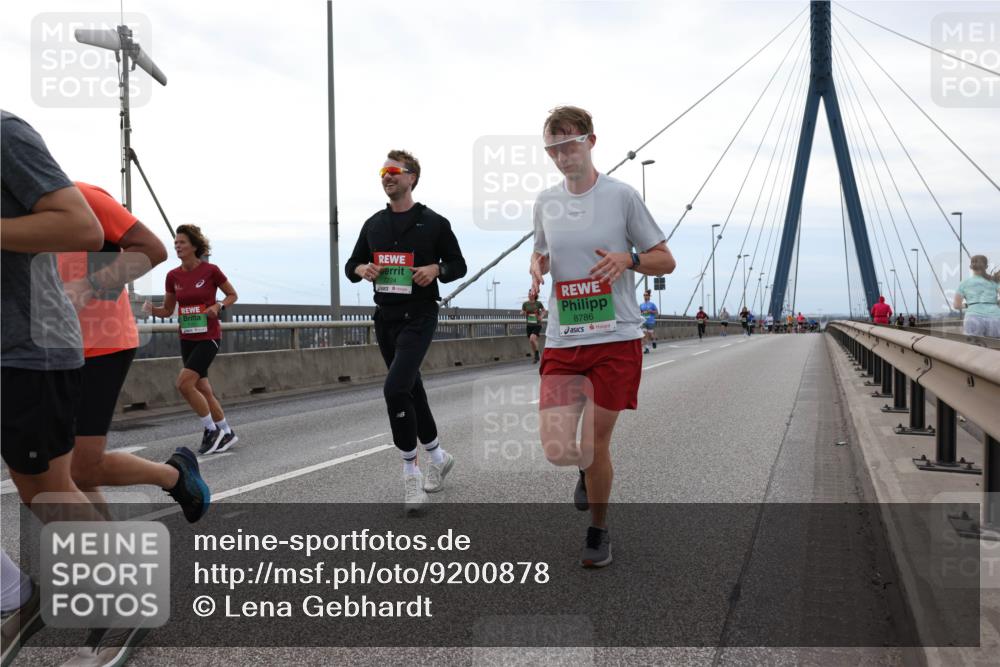 03.10.2025 - Köhlbrandbrückenlauf Lena Gebhardt http://msf.ph/oto/9200878 03.10.2025 15:42:15 Position 2 7224, 8786 meine-sportfotos.de