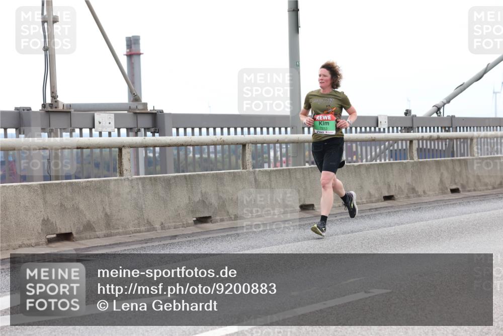 03.10.2025 - Köhlbrandbrückenlauf Lena Gebhardt http://msf.ph/oto/9200883 03.10.2025 15:42:17 Position 2 91, 7213 meine-sportfotos.de