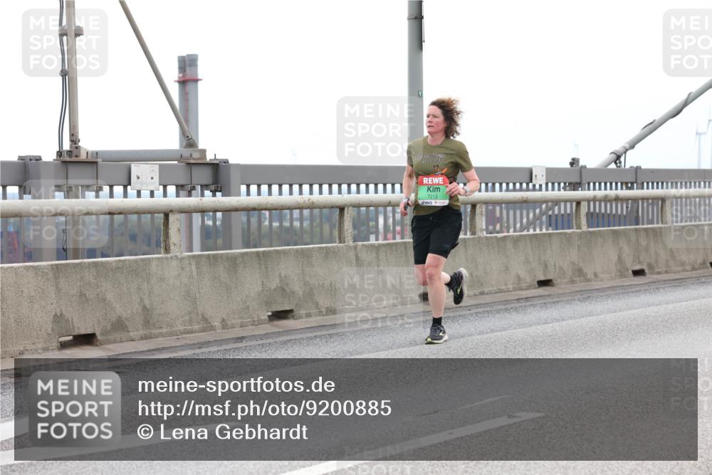 03.10.2025 - Köhlbrandbrückenlauf Lena Gebhardt http://msf.ph/oto/9200885 03.10.2025 15:42:17 Position 2 7213 meine-sportfotos.de