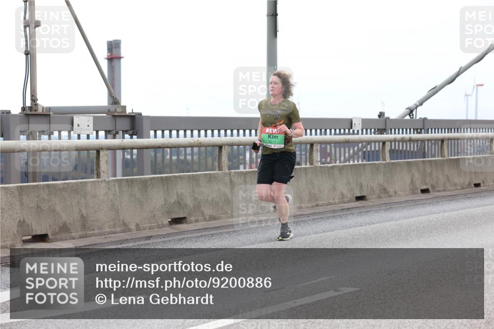 03.10.2025 - Köhlbrandbrückenlauf Lena Gebhardt http://msf.ph/oto/9200886 03.10.2025 15:42:17 Position 2 7213 meine-sportfotos.de