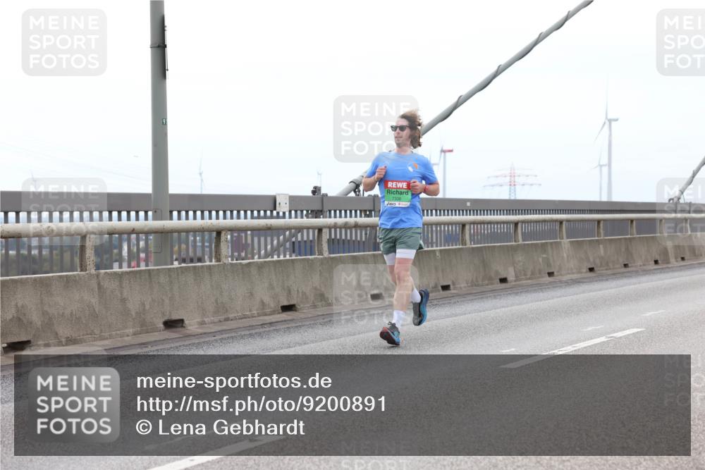 03.10.2025 - Köhlbrandbrückenlauf Lena Gebhardt http://msf.ph/oto/9200891 03.10.2025 15:42:19 Position 2 91, 7338 meine-sportfotos.de
