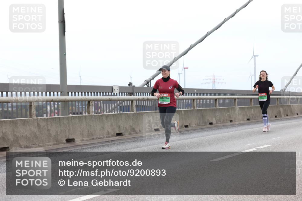 03.10.2025 - Köhlbrandbrückenlauf Lena Gebhardt http://msf.ph/oto/9200893 03.10.2025 15:42:23 Position 2 91 meine-sportfotos.de
