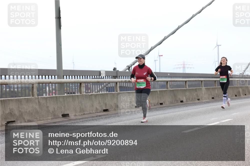 03.10.2025 - Köhlbrandbrückenlauf Lena Gebhardt http://msf.ph/oto/9200894 03.10.2025 15:42:23 Position 2 91 meine-sportfotos.de