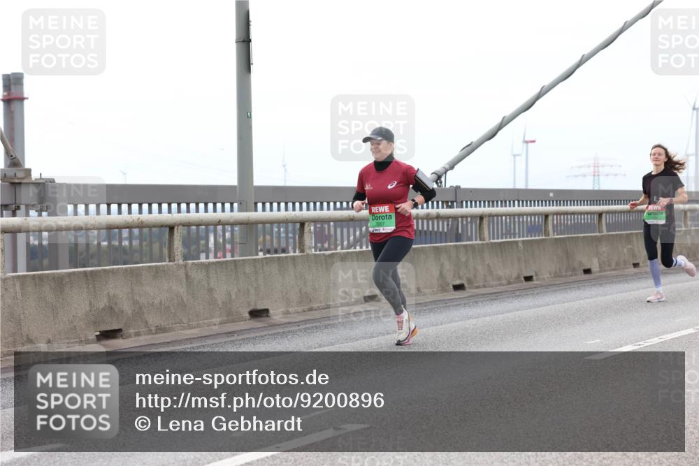 03.10.2025 - Köhlbrandbrückenlauf Lena Gebhardt http://msf.ph/oto/9200896 03.10.2025 15:42:23 Position 2 7207 meine-sportfotos.de