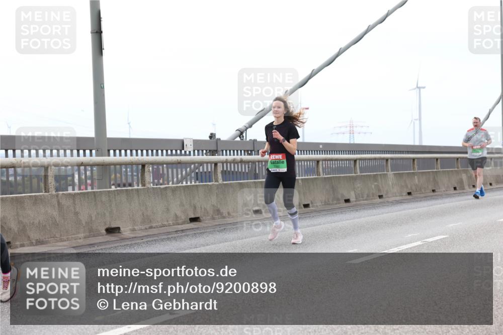 03.10.2025 - Köhlbrandbrückenlauf Lena Gebhardt http://msf.ph/oto/9200898 03.10.2025 15:42:24 Position 2  meine-sportfotos.de