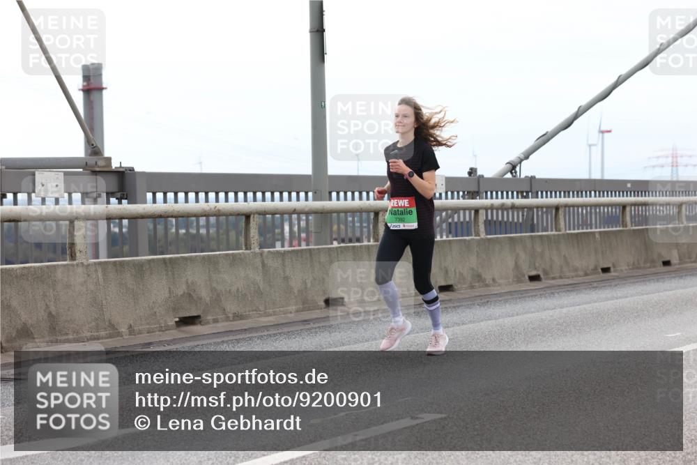 03.10.2025 - Köhlbrandbrückenlauf Lena Gebhardt http://msf.ph/oto/9200901 03.10.2025 15:42:25 Position 2 97, 7392 meine-sportfotos.de