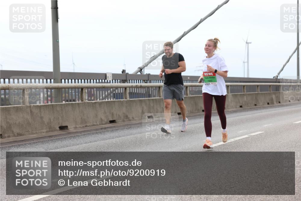 03.10.2025 - Köhlbrandbrückenlauf Lena Gebhardt http://msf.ph/oto/9200919 03.10.2025 15:42:32 Position 2 91, 7862 meine-sportfotos.de
