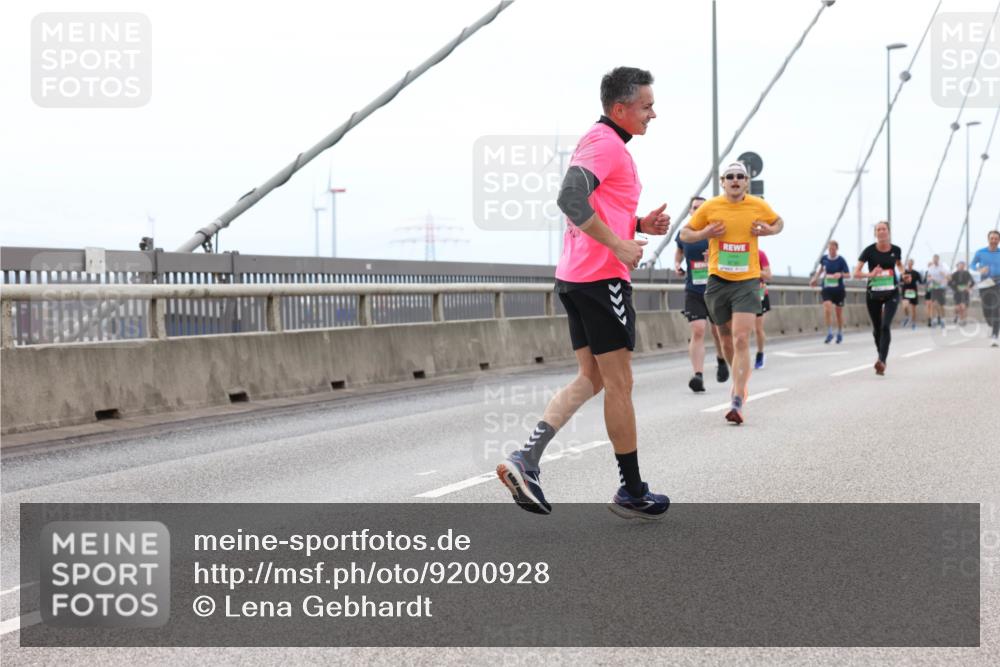 03.10.2025 - Köhlbrandbrückenlauf Lena Gebhardt http://msf.ph/oto/9200928 03.10.2025 15:42:34 Position 2  meine-sportfotos.de