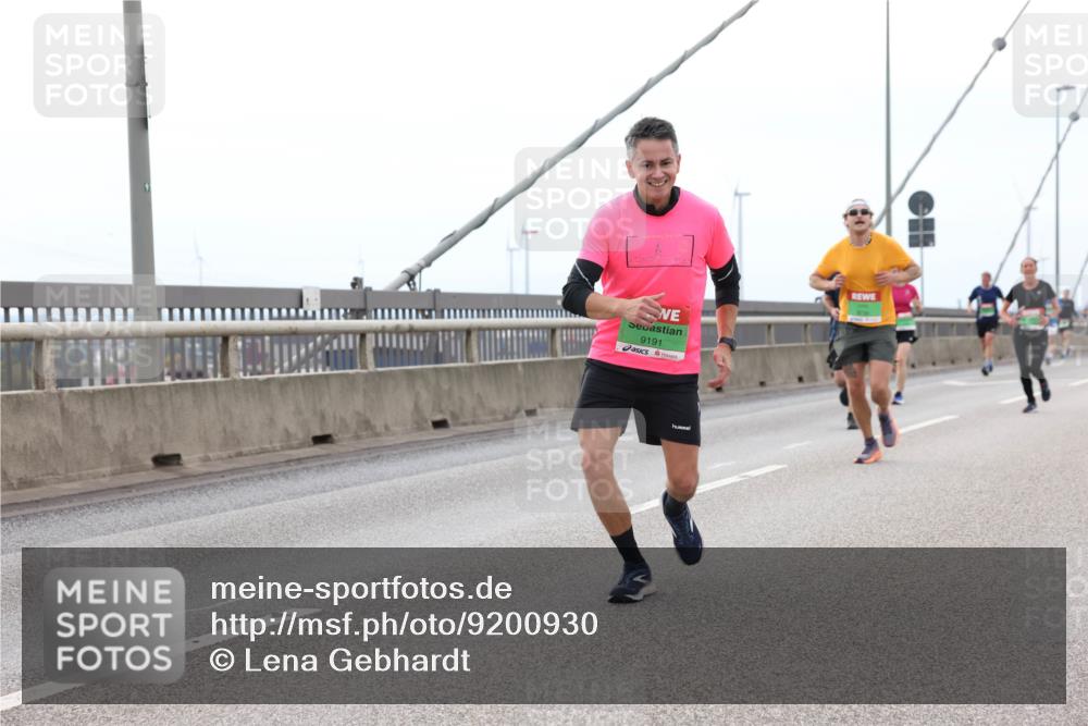 03.10.2025 - Köhlbrandbrückenlauf Lena Gebhardt http://msf.ph/oto/9200930 03.10.2025 15:42:35 Position 2 9191 meine-sportfotos.de