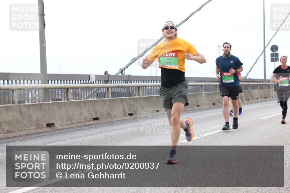 03.10.2025 - Köhlbrandbrückenlauf Lena Gebhardt http://msf.ph/oto/9200937 03.10.2025 15:42:36 Position 2 9730, 7513 meine-sportfotos.de