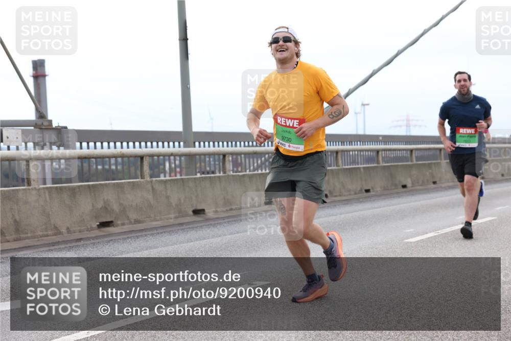 03.10.2025 - Köhlbrandbrückenlauf Lena Gebhardt http://msf.ph/oto/9200940 03.10.2025 15:42:37 Position 2 9730 meine-sportfotos.de