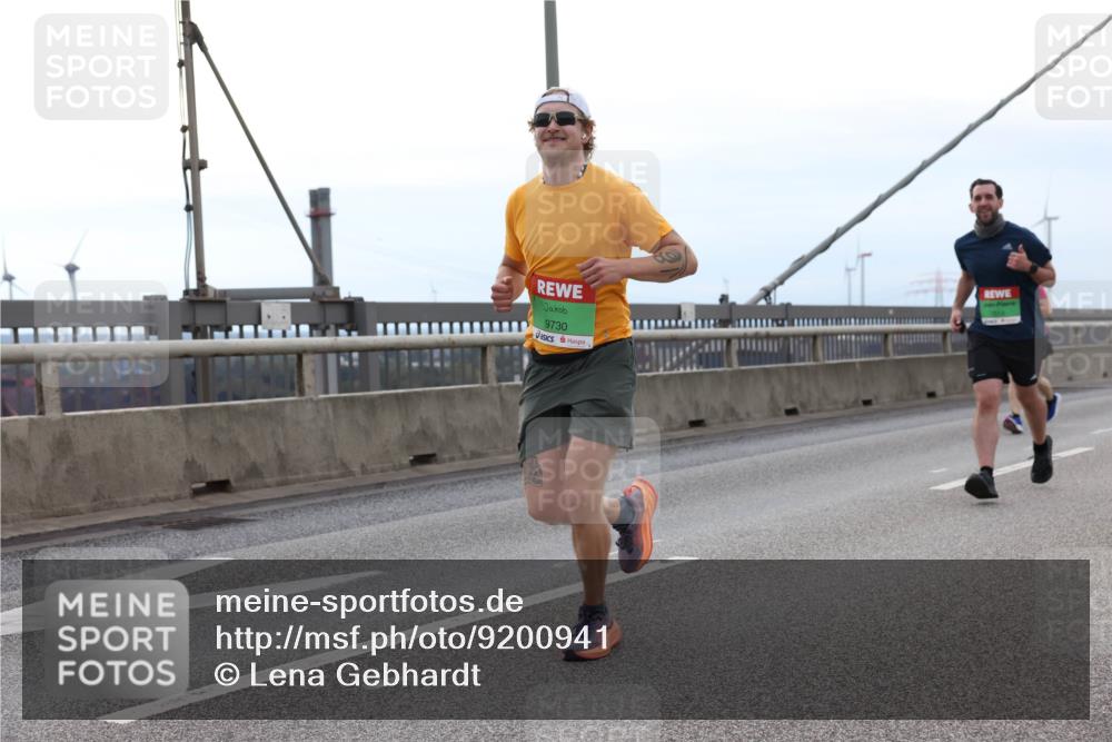 03.10.2025 - Köhlbrandbrückenlauf Lena Gebhardt http://msf.ph/oto/9200941 03.10.2025 15:42:37 Position 2 9730 meine-sportfotos.de