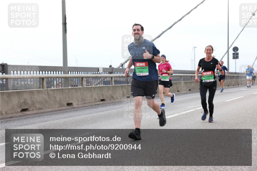 03.10.2025 - Köhlbrandbrückenlauf Lena Gebhardt http://msf.ph/oto/9200944 03.10.2025 15:42:38 Position 2 7513, 7428 meine-sportfotos.de