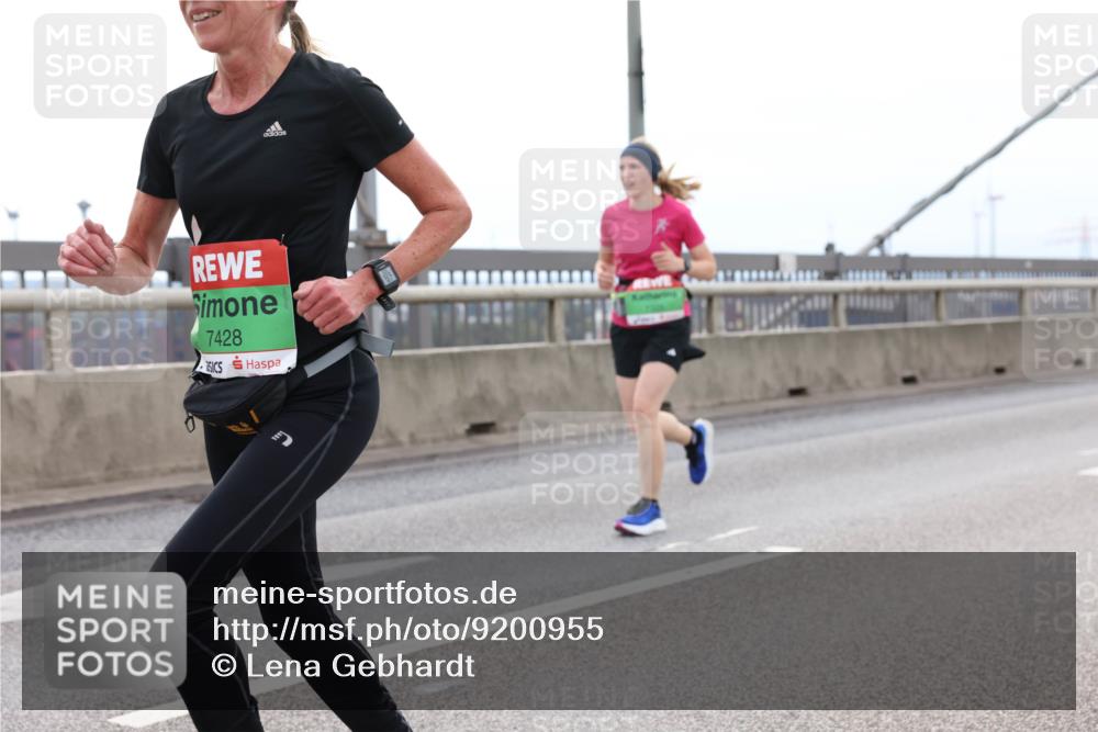 03.10.2025 - Köhlbrandbrückenlauf Lena Gebhardt http://msf.ph/oto/9200955 03.10.2025 15:42:40 Position 2 7428 meine-sportfotos.de