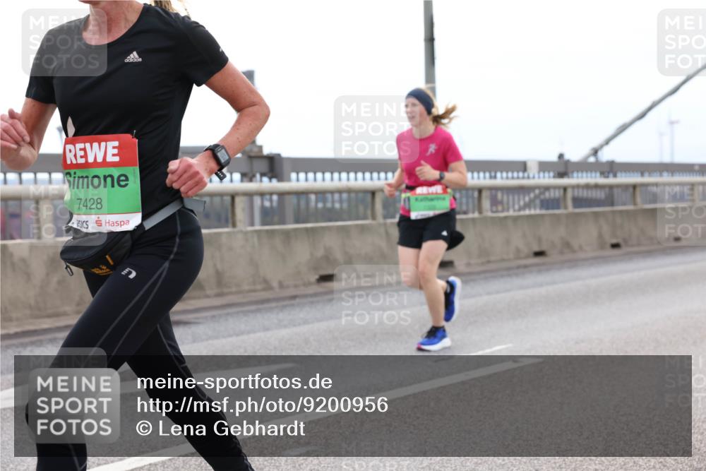 03.10.2025 - Köhlbrandbrückenlauf Lena Gebhardt http://msf.ph/oto/9200956 03.10.2025 15:42:40 Position 2 7428 meine-sportfotos.de