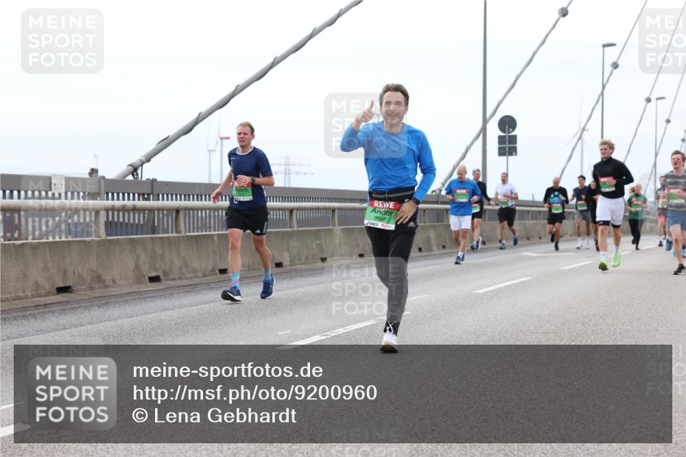03.10.2025 - Köhlbrandbrückenlauf Lena Gebhardt http://msf.ph/oto/9200960 03.10.2025 15:42:41 Position 2 9566 meine-sportfotos.de