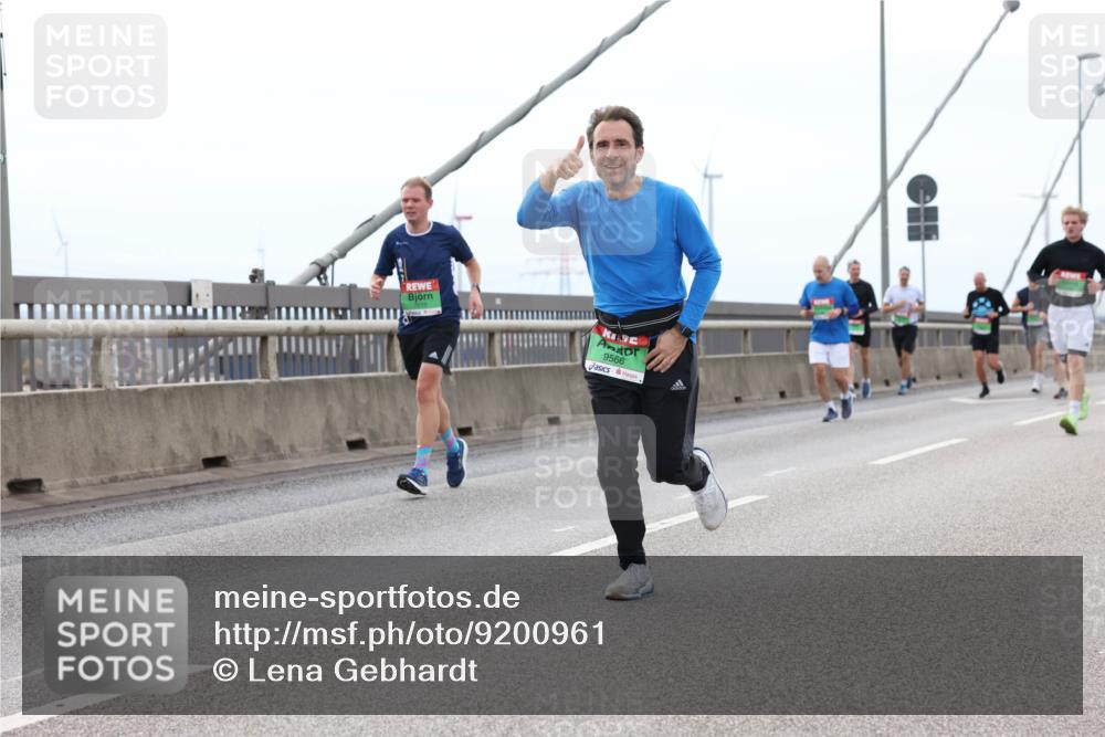03.10.2025 - Köhlbrandbrückenlauf Lena Gebhardt http://msf.ph/oto/9200961 03.10.2025 15:42:42 Position 2 9566 meine-sportfotos.de