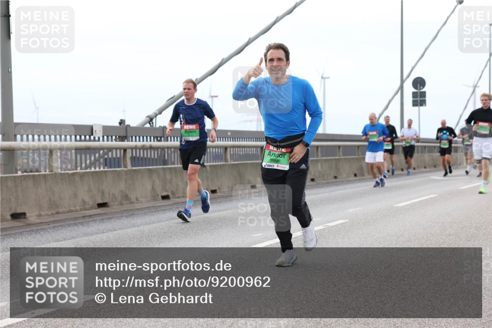 03.10.2025 - Köhlbrandbrückenlauf Lena Gebhardt http://msf.ph/oto/9200962 03.10.2025 15:42:42 Position 2 9566 meine-sportfotos.de