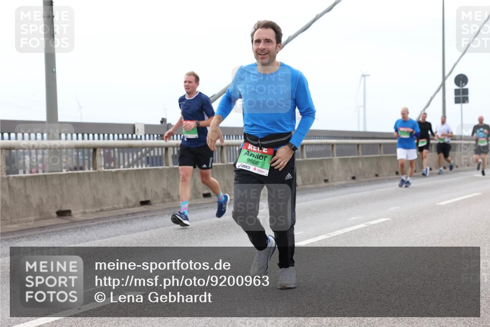 03.10.2025 - Köhlbrandbrückenlauf Lena Gebhardt http://msf.ph/oto/9200963 03.10.2025 15:42:42 Position 2 9566 meine-sportfotos.de