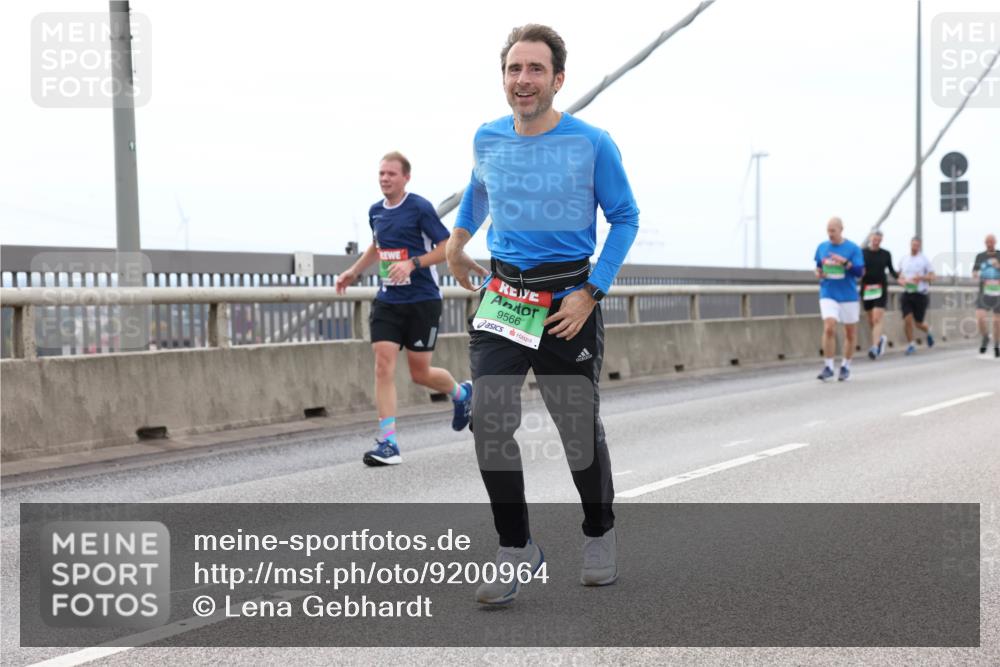03.10.2025 - Köhlbrandbrückenlauf Lena Gebhardt http://msf.ph/oto/9200964 03.10.2025 15:42:42 Position 2 9566 meine-sportfotos.de