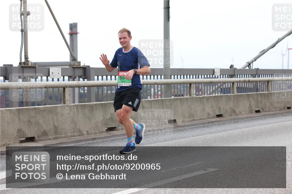 03.10.2025 - Köhlbrandbrückenlauf Lena Gebhardt http://msf.ph/oto/9200965 03.10.2025 15:42:43 Position 2 7610 meine-sportfotos.de