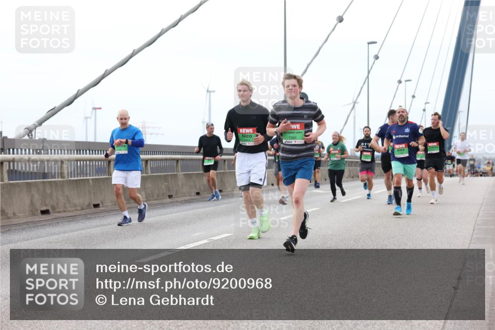03.10.2025 - Köhlbrandbrückenlauf Lena Gebhardt http://msf.ph/oto/9200968 03.10.2025 15:42:44 Position 2 7560, 07 meine-sportfotos.de