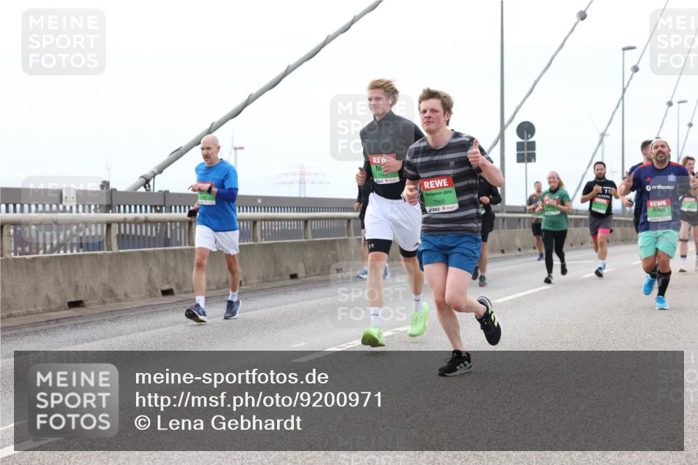 03.10.2025 - Köhlbrandbrückenlauf Lena Gebhardt http://msf.ph/oto/9200971 03.10.2025 15:42:45 Position 2 7345, 7560, 11 meine-sportfotos.de