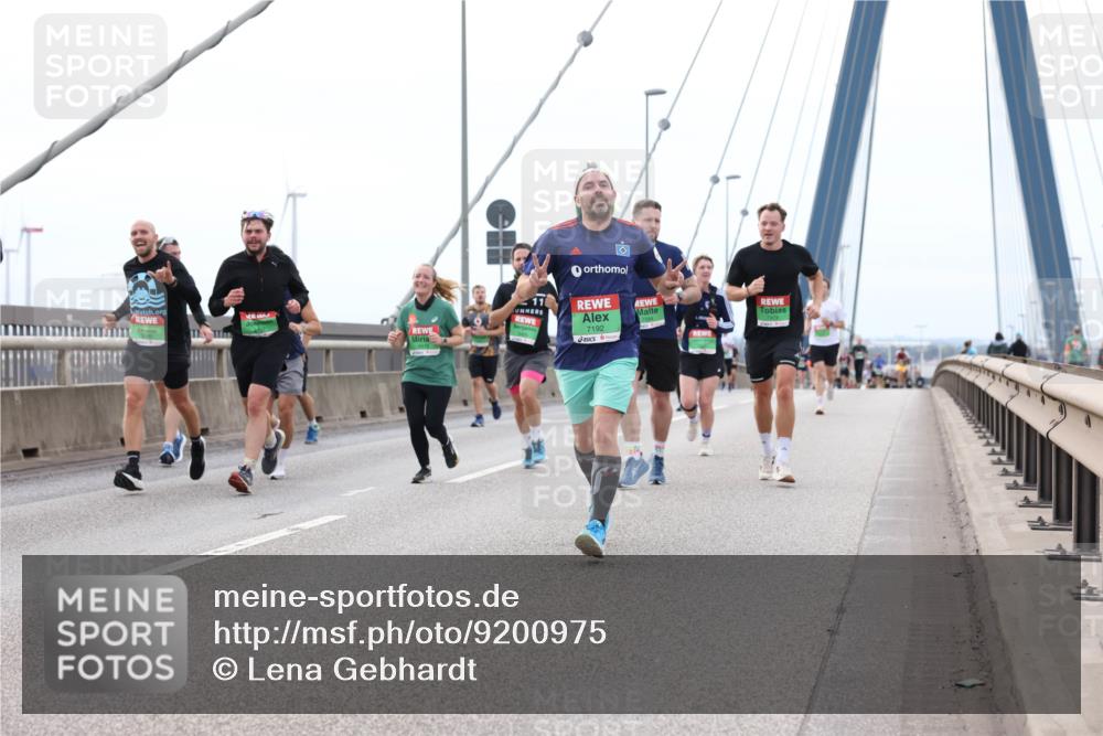 03.10.2025 - Köhlbrandbrückenlauf Lena Gebhardt http://msf.ph/oto/9200975 03.10.2025 15:42:46 Position 2 7192, 7473 meine-sportfotos.de