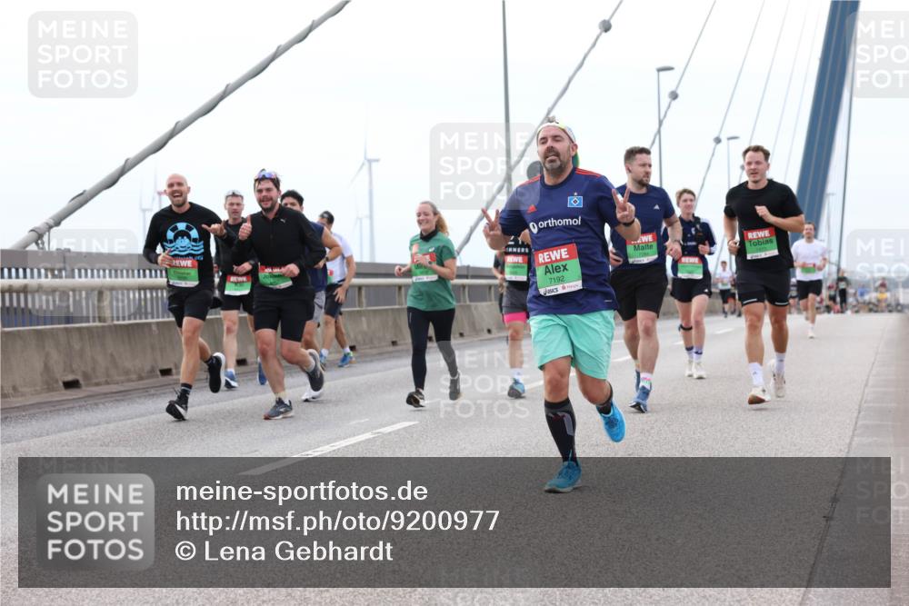 03.10.2025 - Köhlbrandbrückenlauf Lena Gebhardt http://msf.ph/oto/9200977 03.10.2025 15:42:47 Position 2 7192 meine-sportfotos.de