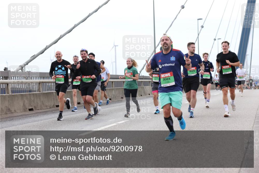 03.10.2025 - Köhlbrandbrückenlauf Lena Gebhardt http://msf.ph/oto/9200978 03.10.2025 15:42:47 Position 2 7192 meine-sportfotos.de