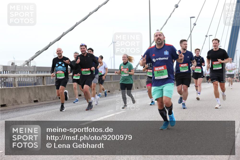 03.10.2025 - Köhlbrandbrückenlauf Lena Gebhardt http://msf.ph/oto/9200979 03.10.2025 15:42:47 Position 2 27, 7192, 7284, 7473 meine-sportfotos.de