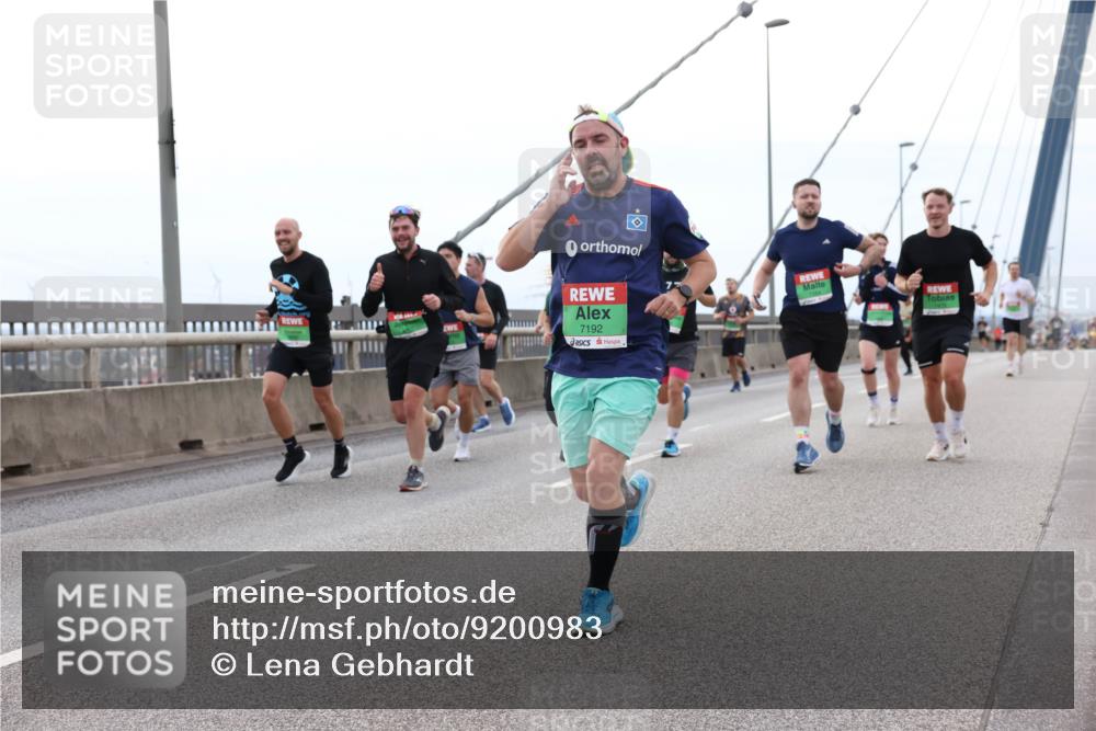 03.10.2025 - Köhlbrandbrückenlauf Lena Gebhardt http://msf.ph/oto/9200983 03.10.2025 15:42:48 Position 2 7192 meine-sportfotos.de