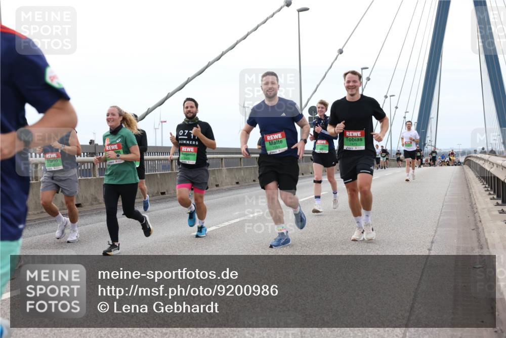 03.10.2025 - Köhlbrandbrückenlauf Lena Gebhardt http://msf.ph/oto/9200986 03.10.2025 15:42:49 Position 2 07, 9405, 7284, 7473 meine-sportfotos.de