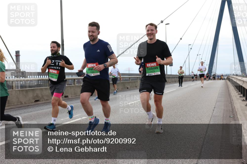 03.10.2025 - Köhlbrandbrückenlauf Lena Gebhardt http://msf.ph/oto/9200992 03.10.2025 15:42:50 Position 2 7284, 9405, 7473 meine-sportfotos.de