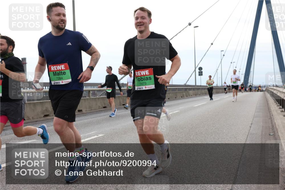 03.10.2025 - Köhlbrandbrückenlauf Lena Gebhardt http://msf.ph/oto/9200994 03.10.2025 15:42:50 Position 2 7284, 7473 meine-sportfotos.de