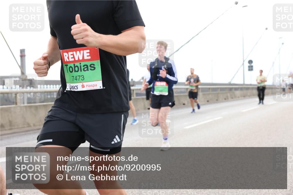03.10.2025 - Köhlbrandbrückenlauf Lena Gebhardt http://msf.ph/oto/9200995 03.10.2025 15:42:51 Position 2 7473 meine-sportfotos.de