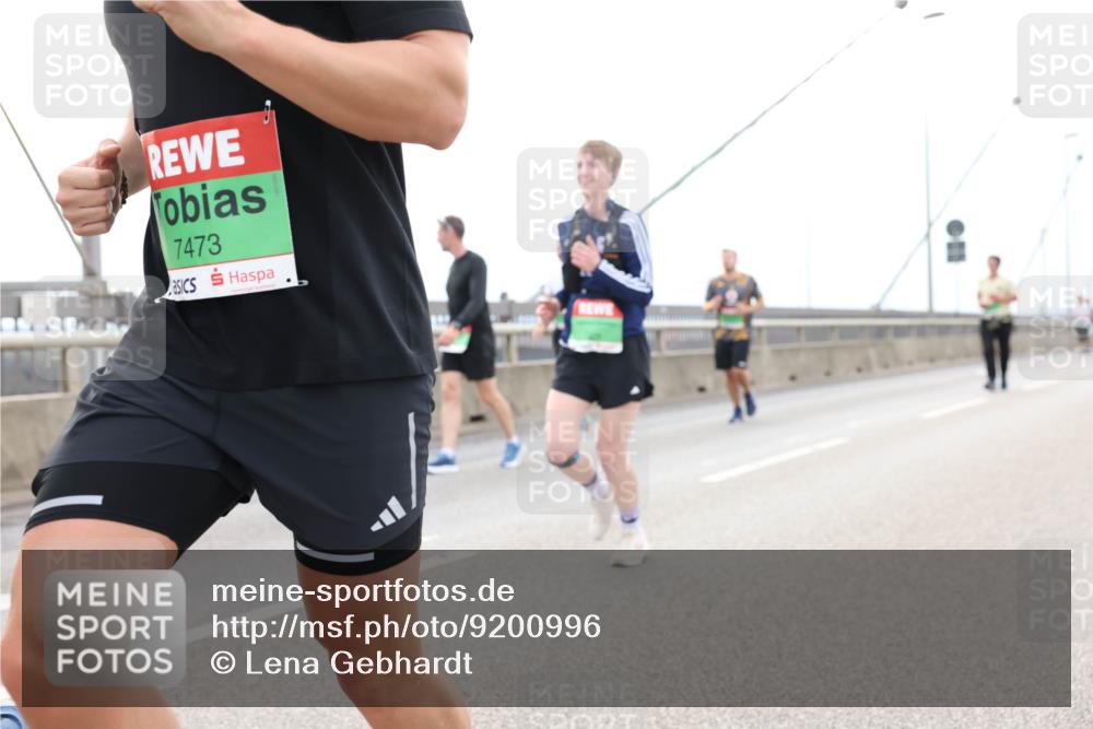03.10.2025 - Köhlbrandbrückenlauf Lena Gebhardt http://msf.ph/oto/9200996 03.10.2025 15:42:51 Position 2 7473 meine-sportfotos.de